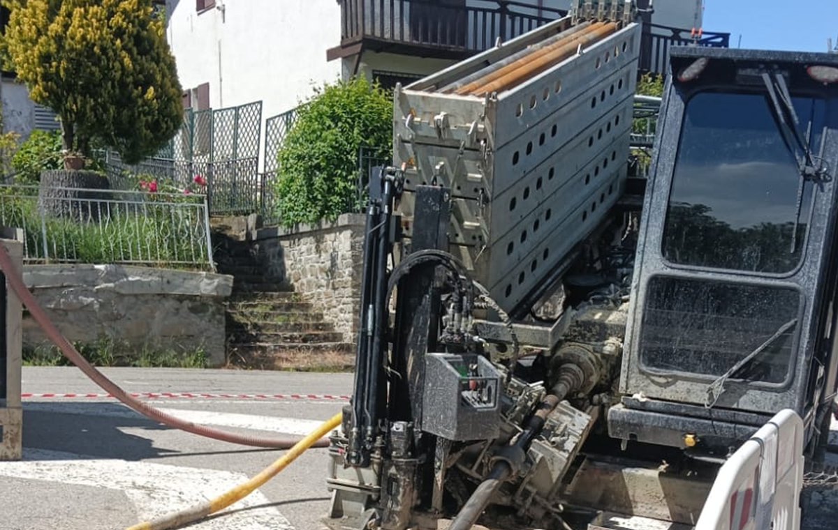 Macchina per trivellazione orizzontale controllata in cantiere
